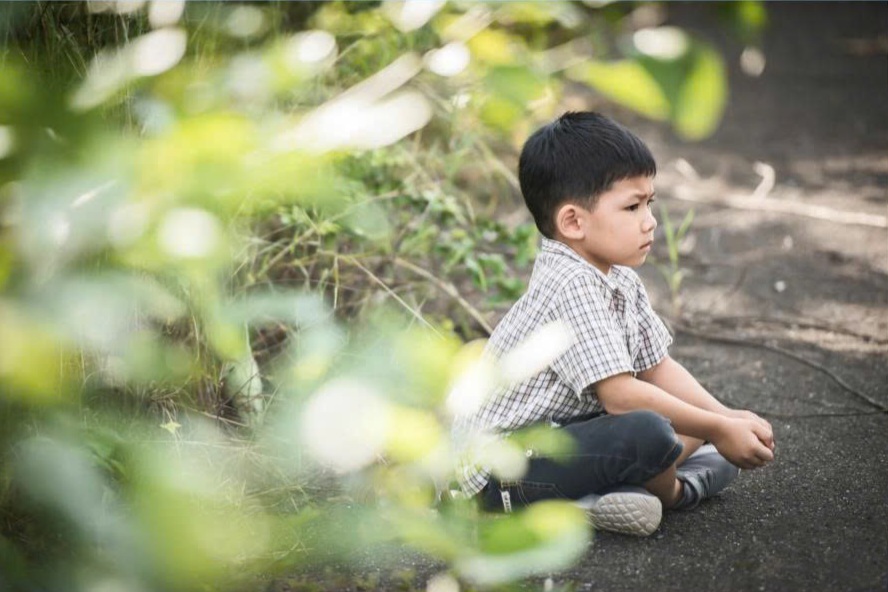 Lo sợ con buồn vì cha mẹ ly hôn - Ảnh minh họa. 