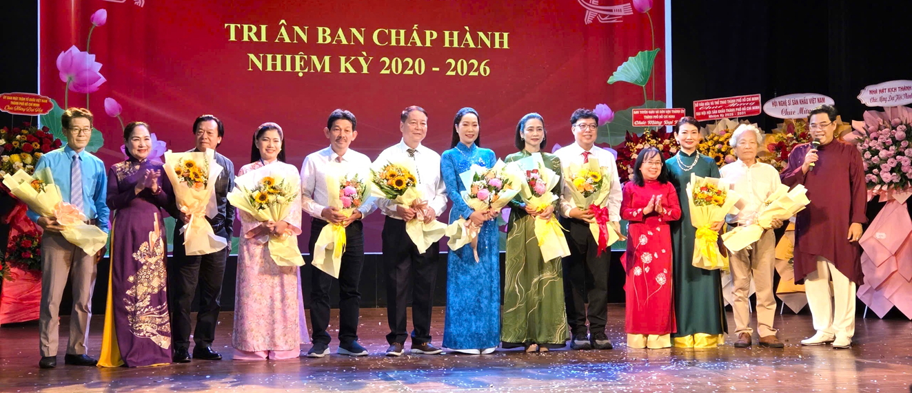Hội Sân khấu TPHCM ra mắt ban chấp hành nhiệm kỳ 2026-2031 - ẢNH: NGỌC TUYẾT