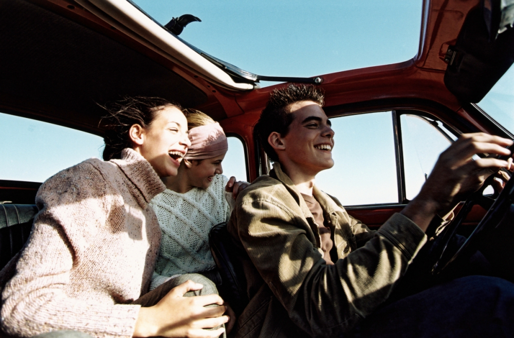 Road trip là hình thức du lịch bằng ô tô hoặc xe cá nhân, trong đó hành trình, những điểm dừng chân và trải nghiệm trên đường đi cũng quan trọng không kém điểm đến.