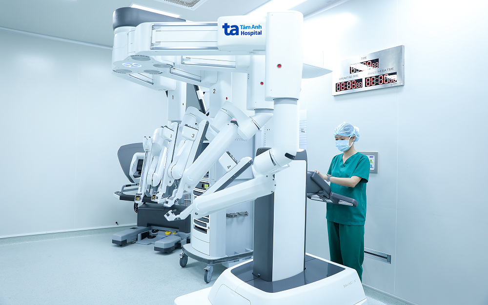 Bệnh viện Đa khoa Tâm Anh TPHCM tiếp tục đưa vào hoạt động hệ thống robot Da Vinci Xi thứ hai - Ảnh: Bệnh viện Đa khoa Tâm Anh