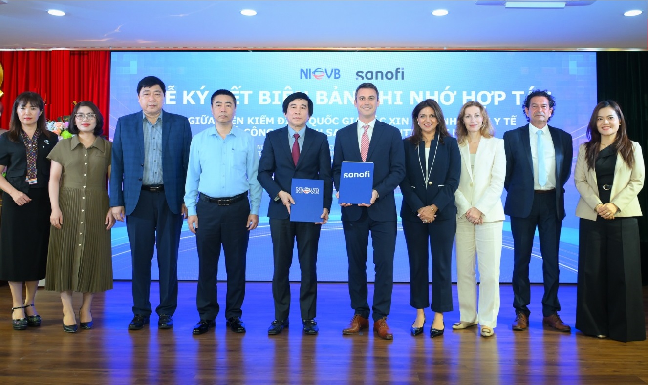 NICVB cùng Sanofi ký kết biên bản ghi nhớ hợp tác hỗ trợ nâng cao năng lực kiểm định vắc xin tại Việt Nam - Ảnh: Sanofi