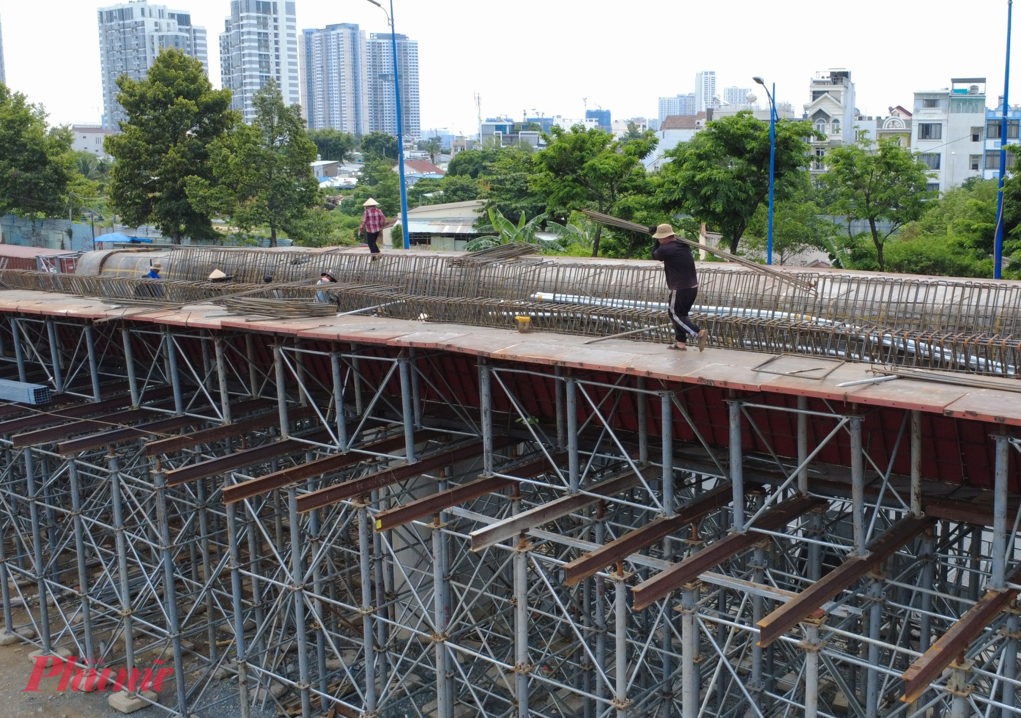 Công trình thuộc gói thầu XL10 (cùng với nhánh cầu N3), phục vụ hướng lưu thông từ đường Đồng Văn Cống rẽ phải vào đường Mai Chí Thọ để đi nút giao Cát Lát, đường Võ Nguyên Giáp và Xa lộ Hà Nội.