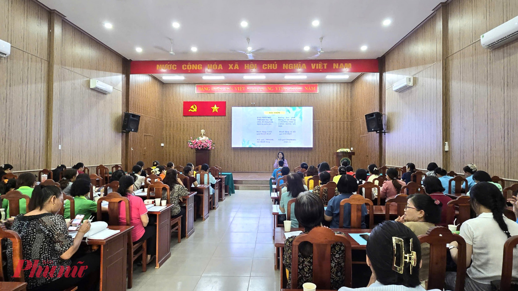 Lớp tập huấn đầu tiên được tổ chức tại phường An Đông, thu hút hơn 60 thành viên Tổ tư vấn cộng đồng của nhiều địa phương cùng tham gia