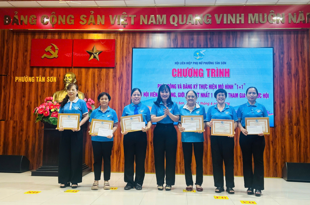 Hội LHPN phường Tân Sơn trao giải Hội thi “Thiết kế Infographic và Video clip tuyên truyền về bầu cử đại biểu Quốc hội và đại biểu Hội đồng nhân dân các cấp nhiệm kỳ 2026 - 2031