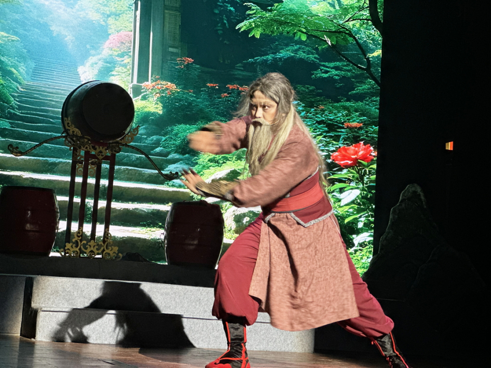 Bài cuối: Biến kho tàng văn hóa thành nguồn lực cho tương lai Số hóa sân khấu truyền thống giúp lưu giữ nhiều tư liệu quý không thể ghi chép bằng chữ - ẢNH: T.V.