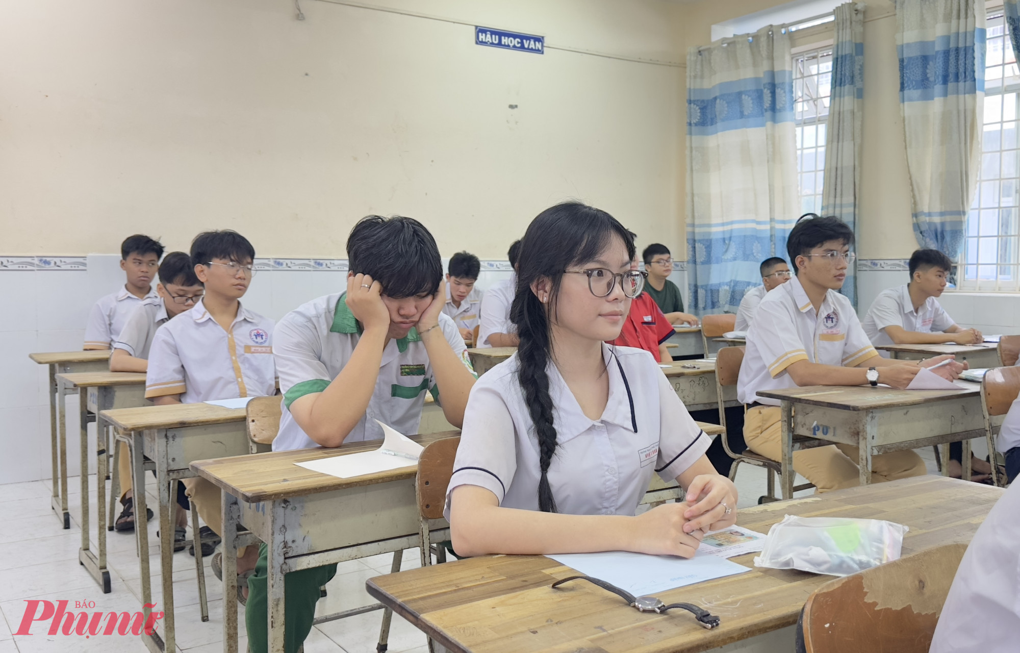 Thí sinh tham gia kỳ thi tốt nghiệp THPT sáng nay - Ảnh: Nguyễn Loan