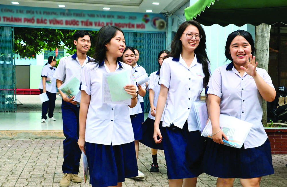 Kỳ thi phản chiếu sự đổi thay trong lớp học Thí sinh tại điểm thi Trường THCS Trần Văn Ơn (phường Tân Định, TPHCM) rạng rỡ khi hoàn tất ngày thi đầu tiên ẢNH: TRANG THƯ