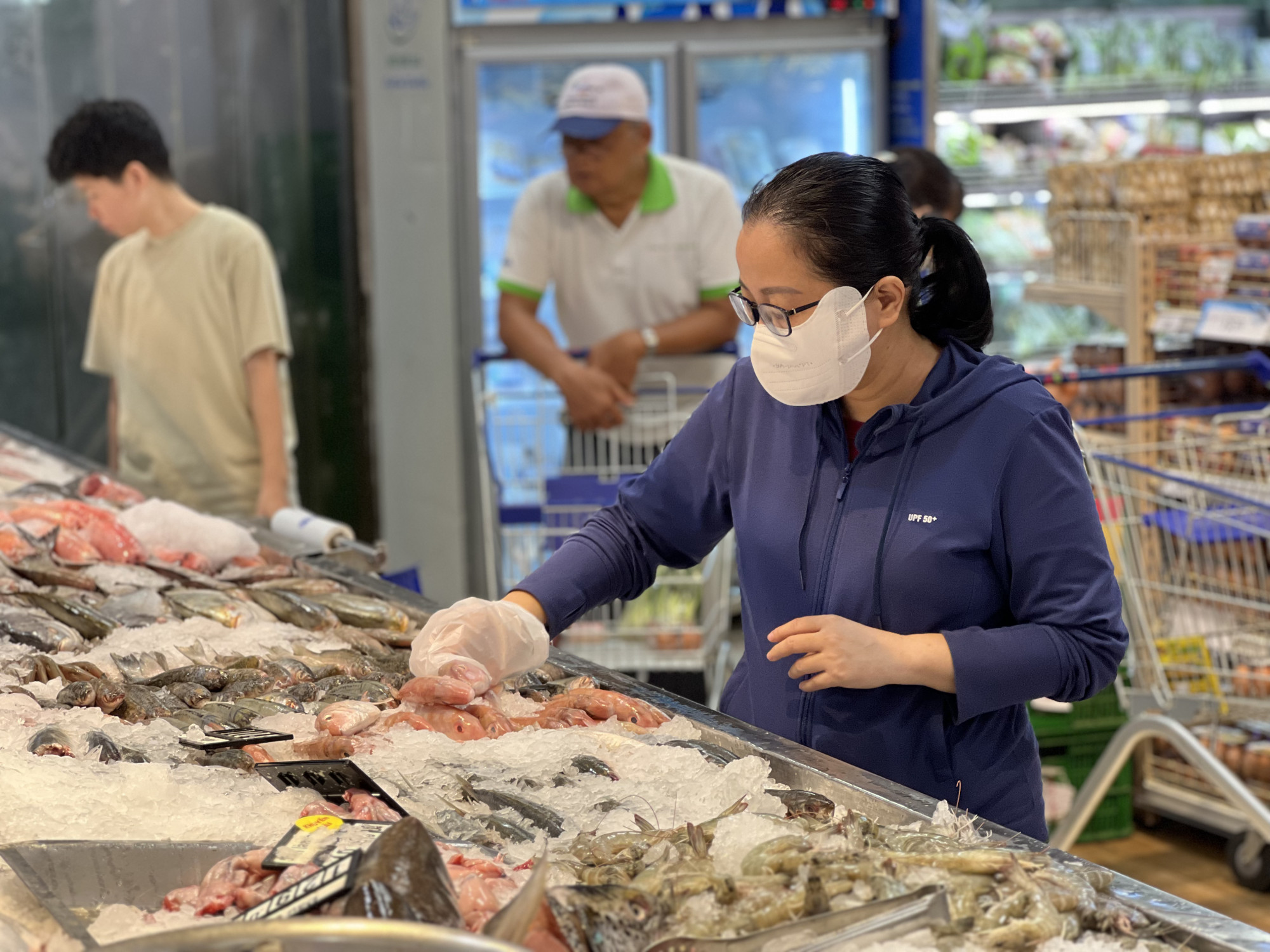 Thủy hải sản tươi sống được kiểm soát chất lượng chặt chẽ trước khi đến tay khách hàng