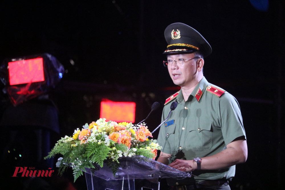 Thiếu tướng Phạm Kim Đĩnh phát biểu trong ngày khai mạc chuỗi sự kiện
