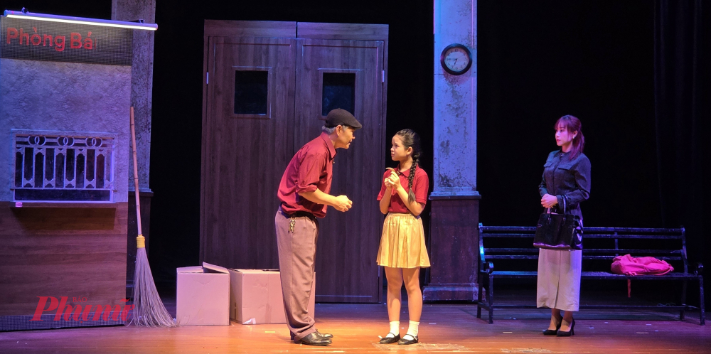 Chuyến ghé thăm rạp hát