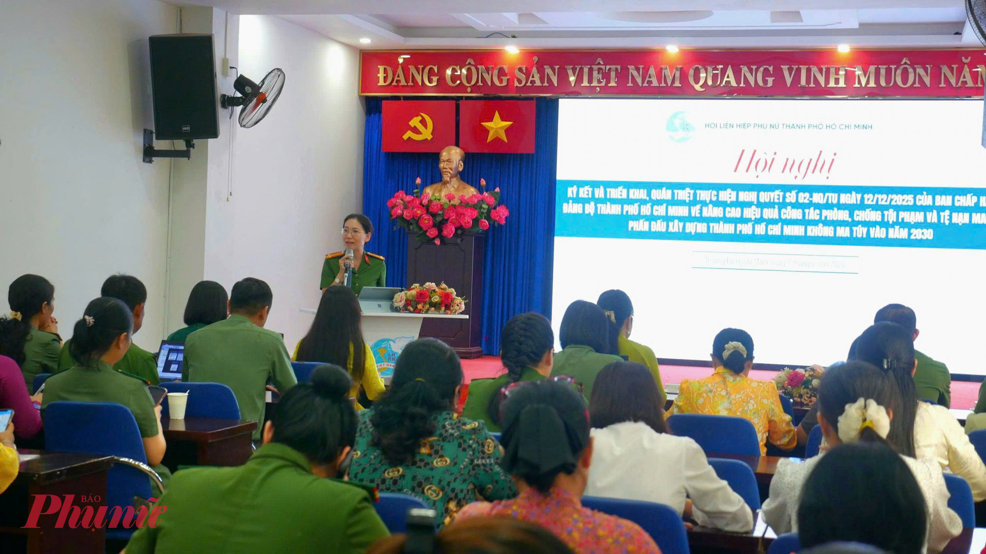 Đại diện công an thành phố phát biểu tại hội nghị 