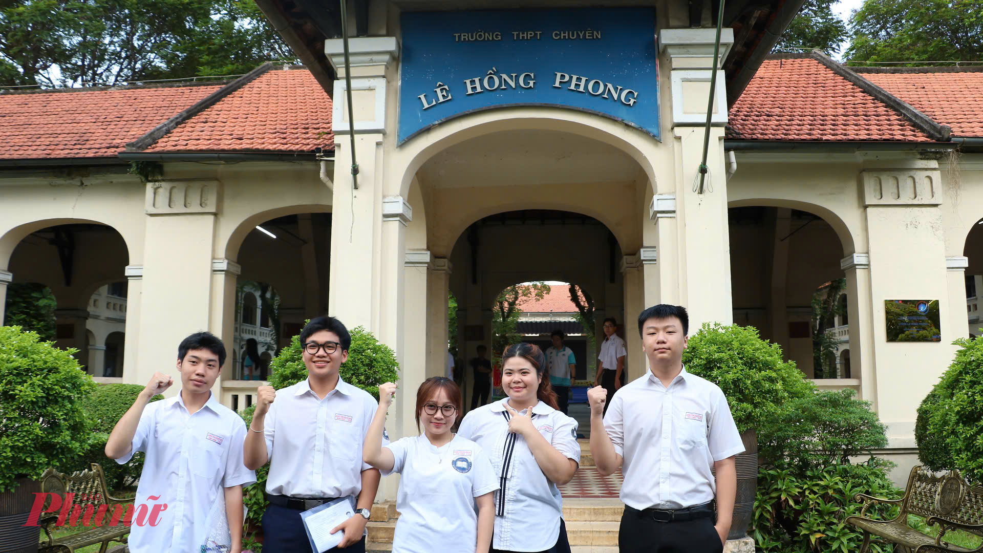 Bước vào kỳ thi quan trọng nhất đời học sinh chính thức bắt đầu - Ảnh: Trang Thư