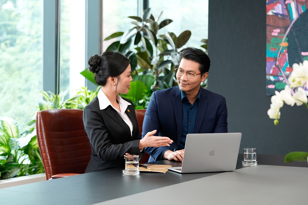 Đội ngũ chuyên gia BIDV Private Banking trao đổi với khách hàng tại chi nhánh Trung tâm Khách hàng Cá nhân Cao cấp Miền Nam