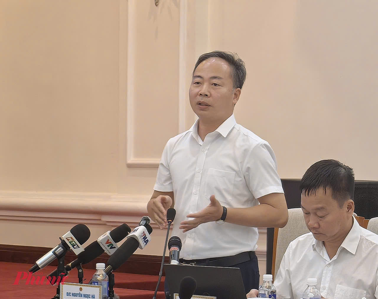 giáo sư Nguyễn Ngọc Hà, Trưởng ban Đề thi, Phó Cục trưởng Cục Quản lý chất lượng, Bộ GD-ĐT)