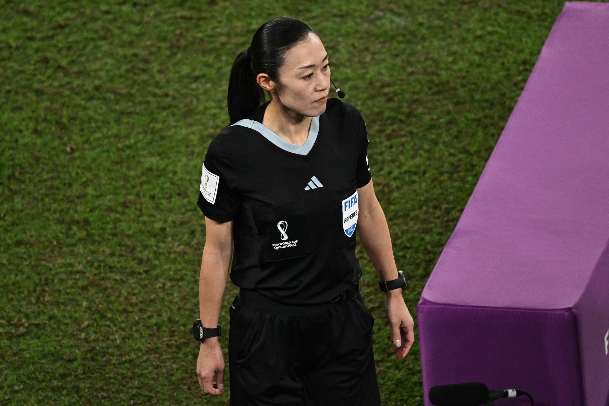Nữ trọng tài Yoshimi Yamashita tại FIFA World Cup Qatar 2022 - Ảnh: Ian MacNicol/Getty Images