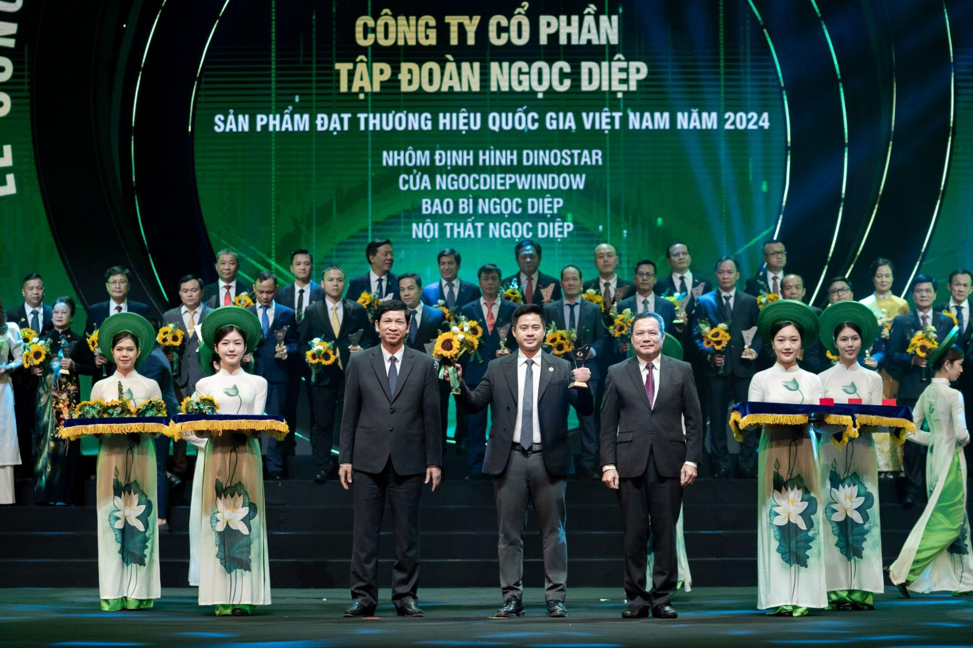 Nội thất Ngọc Diệp nhận vô số giải thưởng uy tín nhờ chất lượng sản phẩm và những đóng góp tích cực cho xã hội - Ảnh: Nội thất Ngọc Diệp