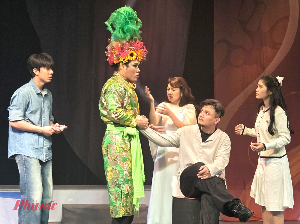 'Ngôi nhà thiếu đàn bà' trở lại 5B Yếu tố tâm linh được khai thác