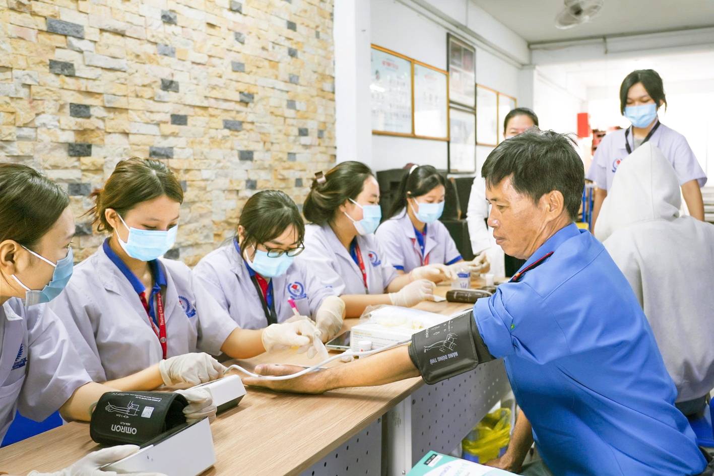 Học nghề thời 4.0: Học phí miễn giảm, cơ hội việc làm tăng Sinh viên theo học ngành điều dưỡng tại Trường cao đẳng Quốc tế TPHCM