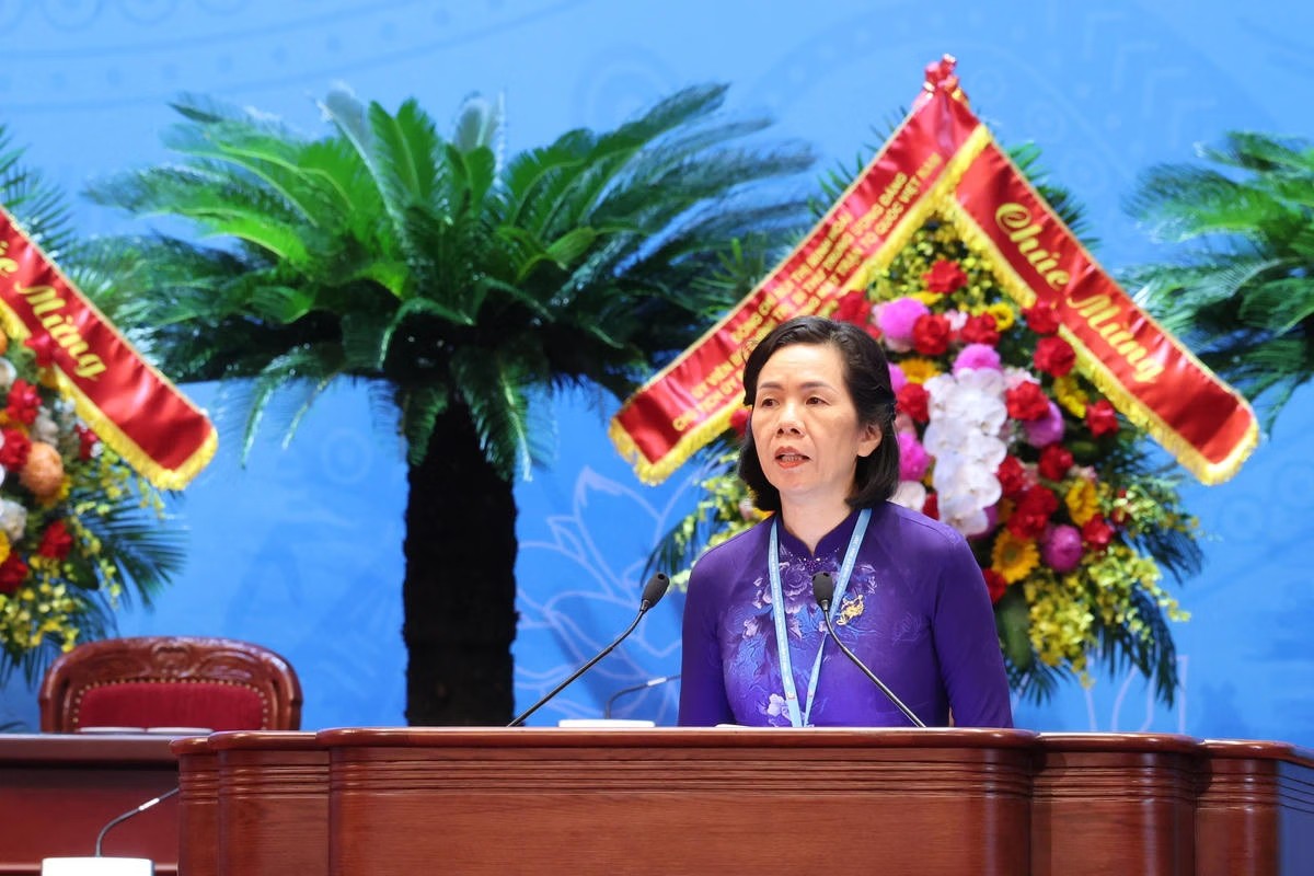 Bà Nguyễn Thị Minh Hương - Phó Chủ tịch Hội Liên hiệp Phụ nữ Việt Nam, khai mạc Phiên làm việc thứ nhất. Ảnh: PV