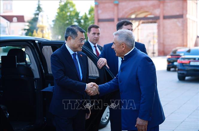 Thủ tướng Lê Minh Hưng gặp Người đứng đầu Cộng hòa Tatarstan Rustam Minnikhanov - Ảnh: Dương Giang/TTXVN