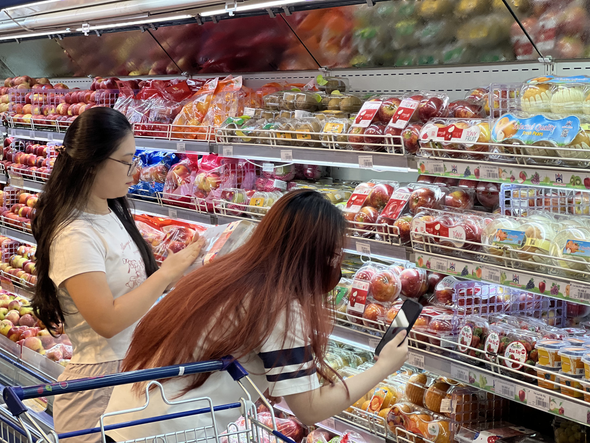 Trái cây tươi được nhiều khách hàng lựa chọn trong dịp Tết Đoan Ngọ