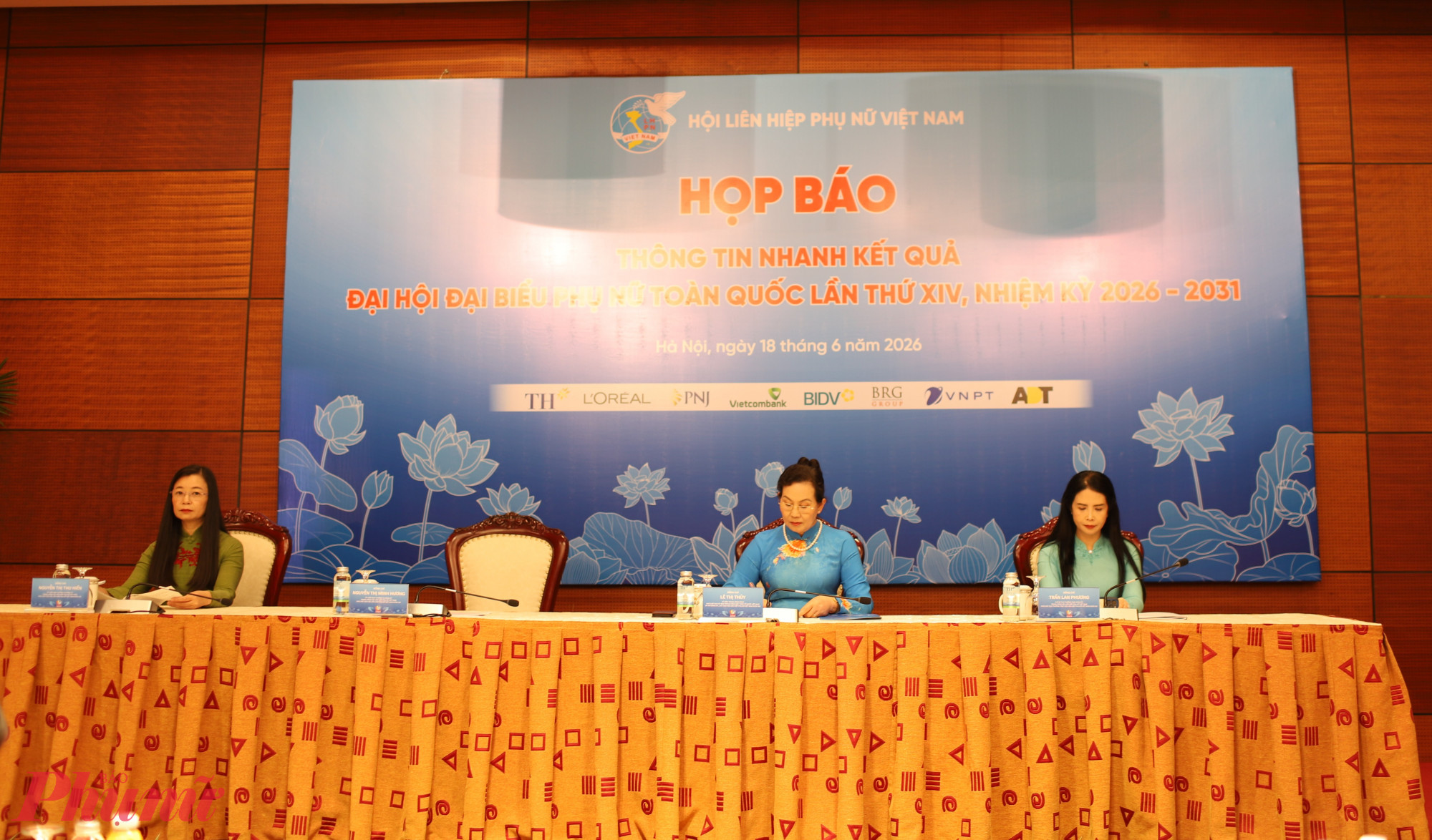 Quang cảnh buổi họp báo thông tin nhanh kết quả Đại hội