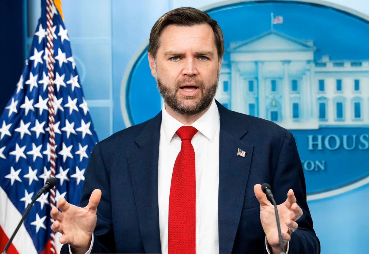 Phó tổng thống Mỹ J.D. Vance dự kiến bay đến Thụy Sĩ để đàm phán với Iran nhưng cuộc gặp đã hủy bỏ ngay giờ chót - Ảnh: Michael Brochstein/ZUMA Press Wire/Shutterstock