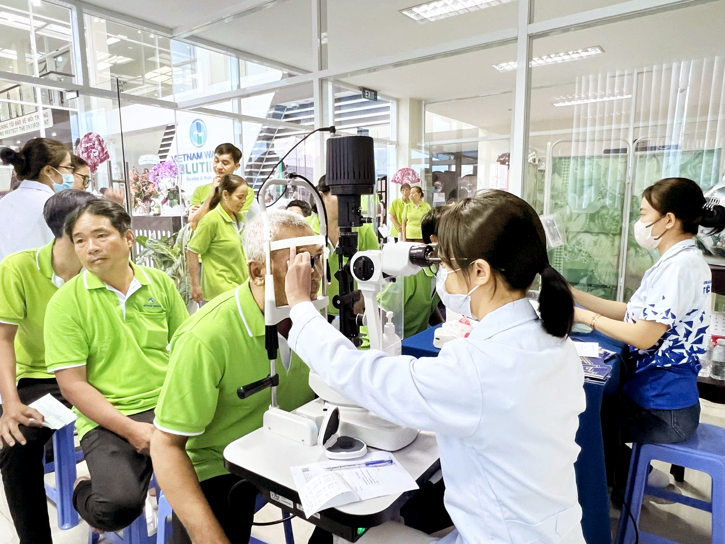 Sức khỏe của người lao động là tài sản quốc gia, các doanh nghiệp cần đầu tư chăm sóc (chụp tại Công ty TNHH Xử lý chất thải Việt Nam)
