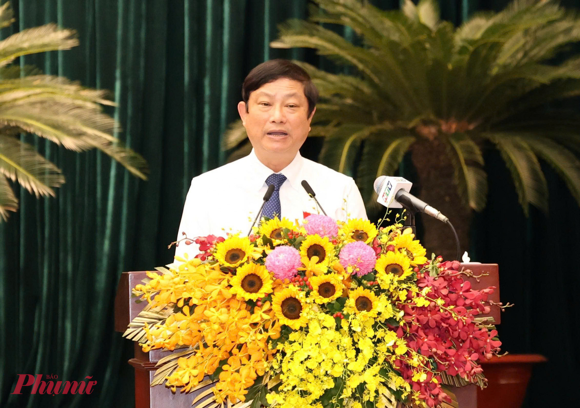 Ông Võ Văn Minh - Chủ tịch HĐND TPHCM phát biểu khai mạc kì họp - Ảnh: Thanh Tâm