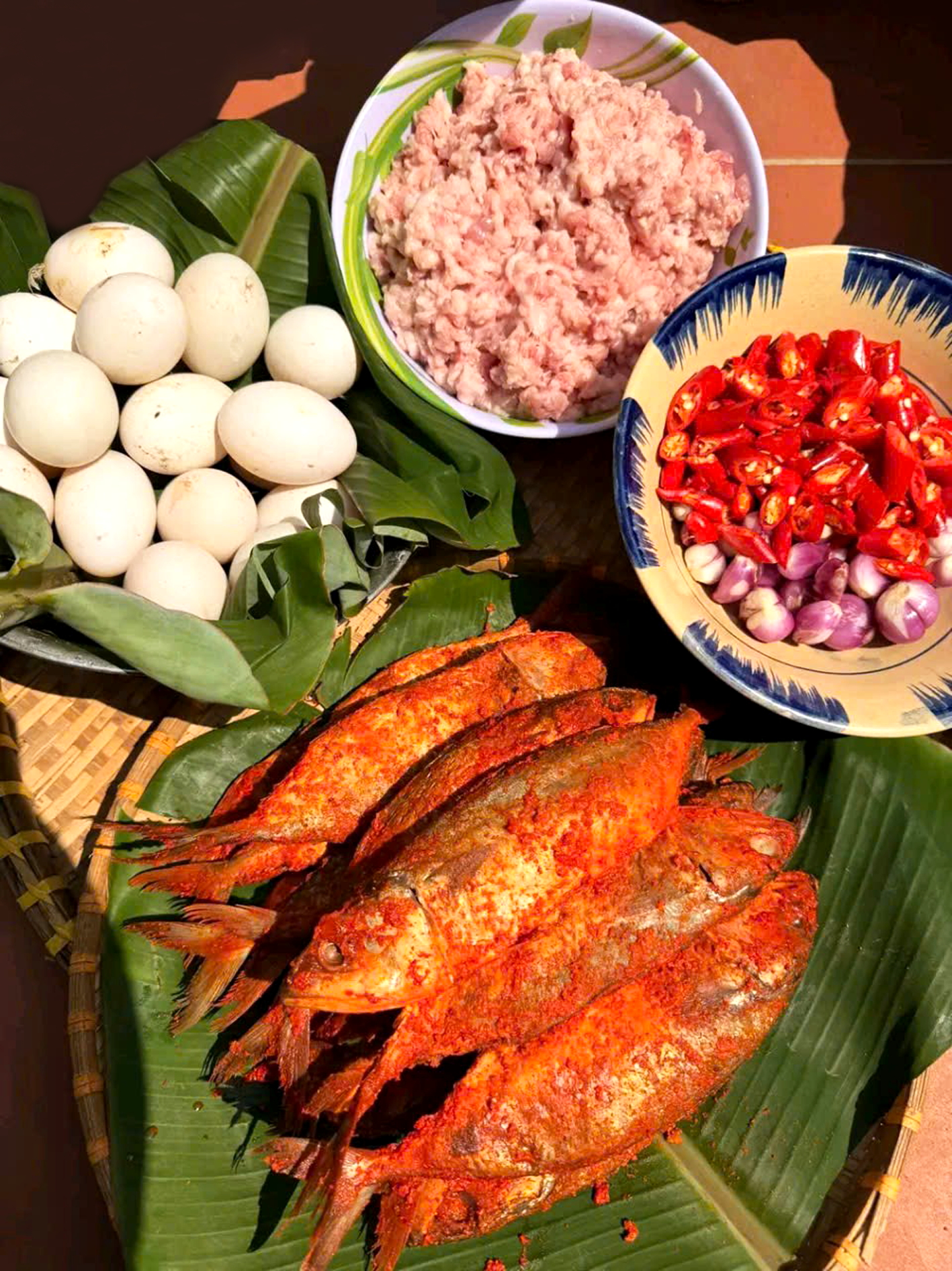 Nguyên liệu làm món mắm - ẢNH: LÊ XUÂN SANG