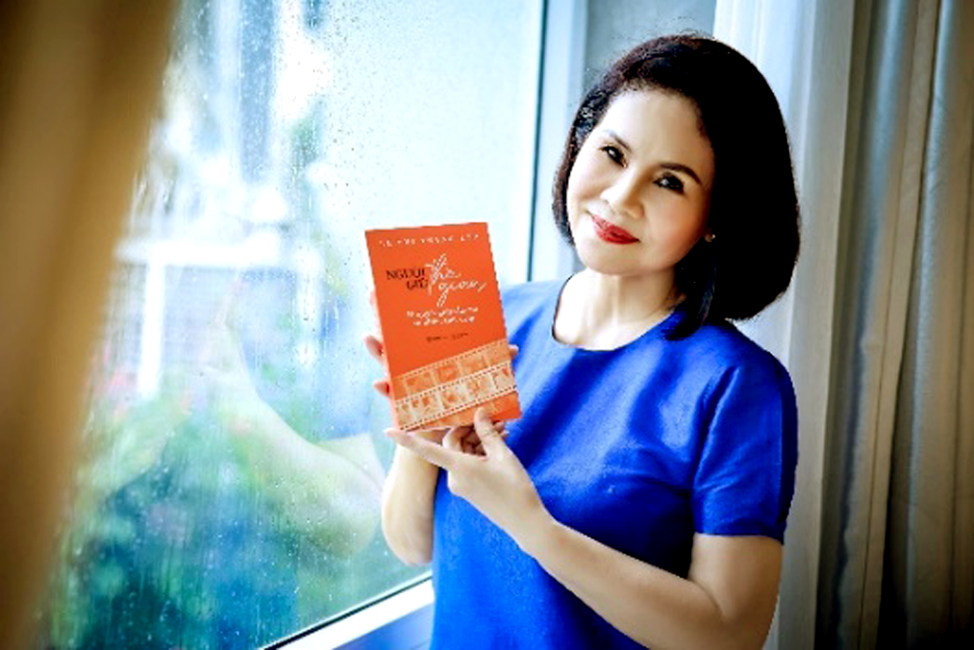 Bà Thanh Lâm với đứa con tinh thần của mình - Ảnh do nhân vật cung cấp