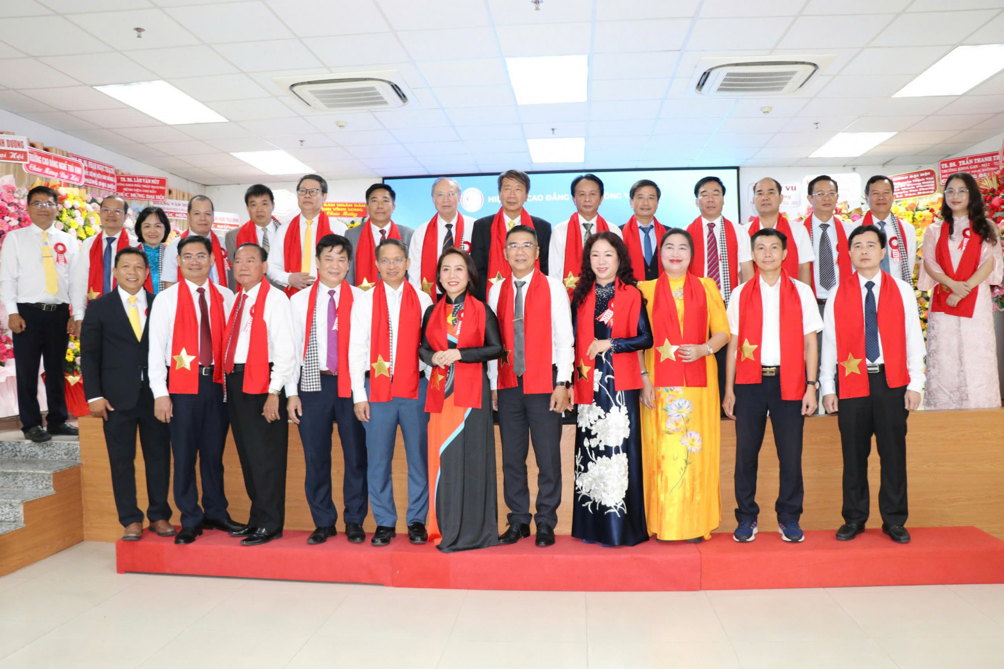 Các đại biểu chụp ảnh lưu niệm tại đại hội... Ảnh: CTV