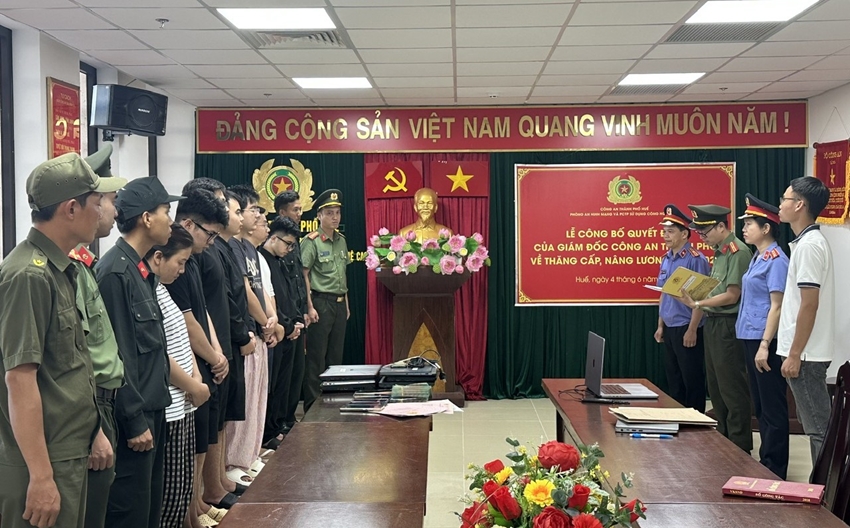 Cơ quan chức năng đọc quyết định khởi tố các đối tượng