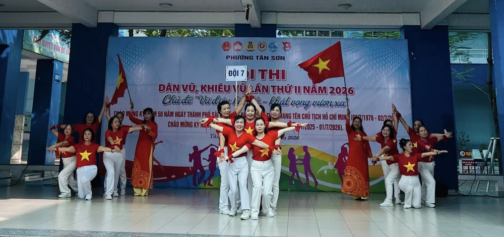 Đội thi số 7 giành giải Nhất hội thi. Ảnh: ML