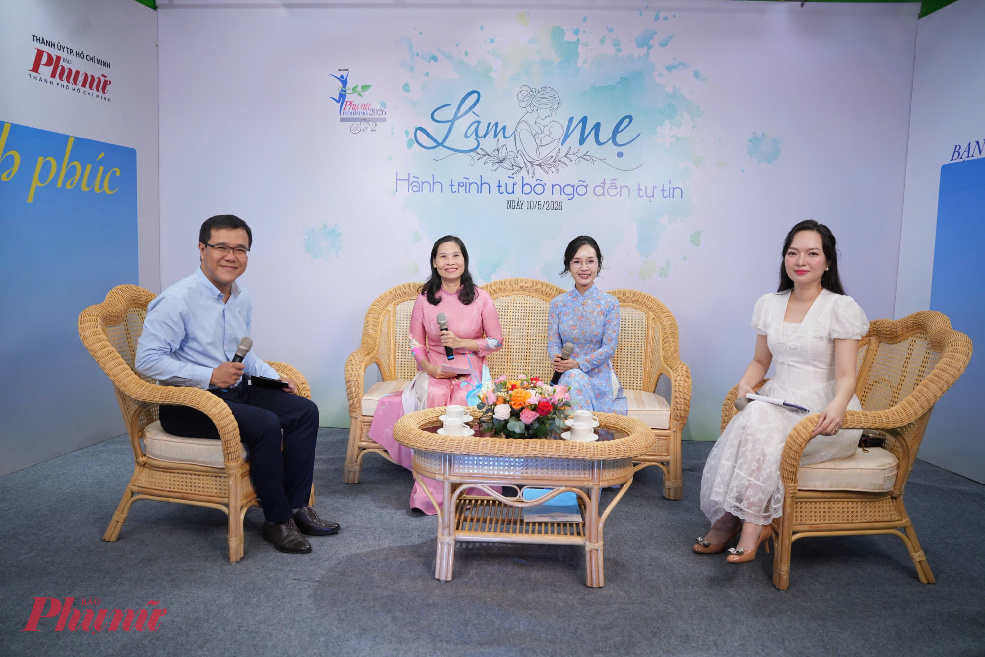 Bài 1: Báo Phụ nữ TP.HCM - Người gieo những hạt giống hạnh phúc Từ năm 2024, Báo Phụ nữ TPHCM và Hội Liên hiệp Phụ nữ TPHCM phối hợp duy trì talkshow livestream Phụ nữ thời đại mới nhằm mở rộng tiếp cận độc giả nữ trên không gian mạng - Ảnh: Nguyễn Quang