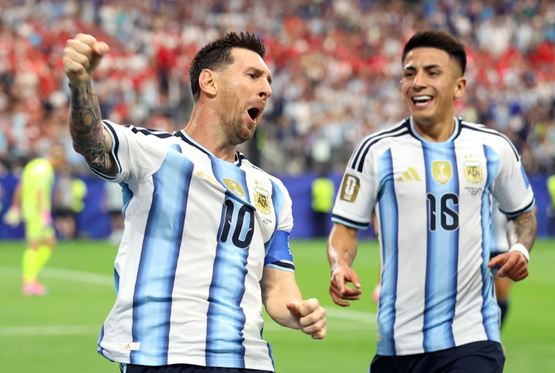 Lionel Messi ăn mừng bàn thắng lập kỷ lục vào lưới Áo vào thứ Hai. Hình ảnh Charlotte Wilson / Getty
