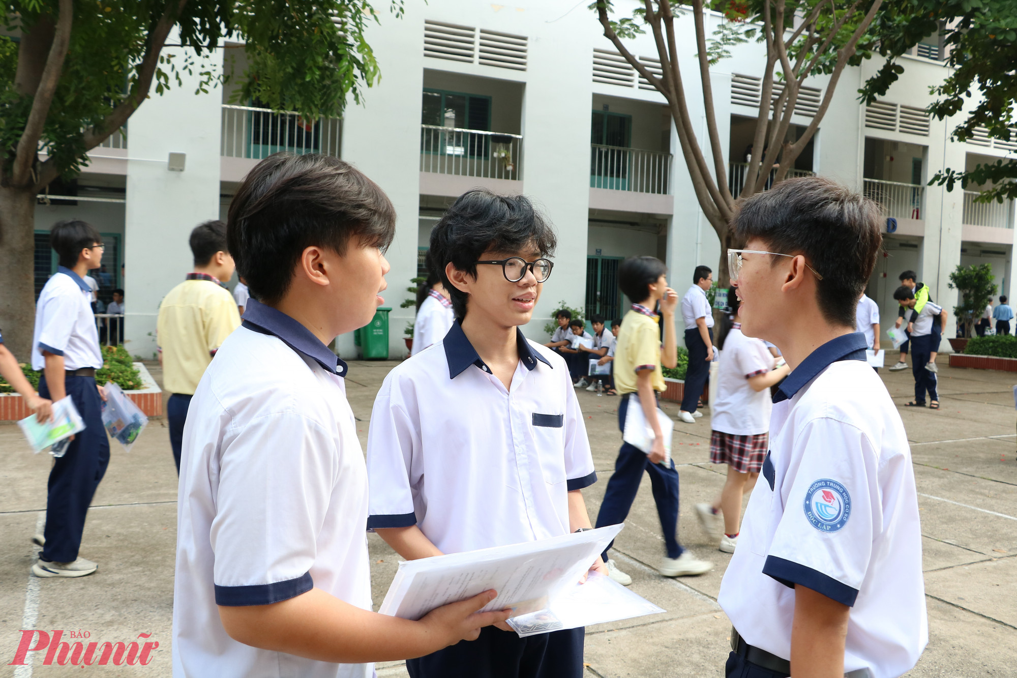 Thí sinh tham dự kỳ thi tuyển sinh lớp Mười tại TPHCM năm 2025 - Ảnh: Trang Thư
