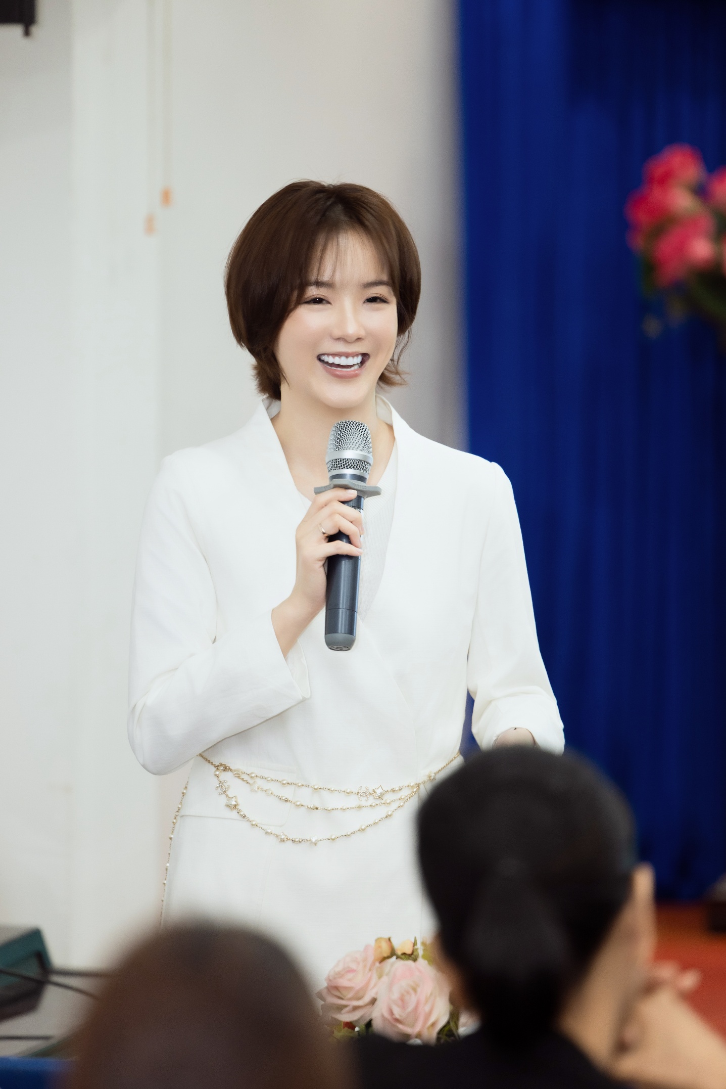 Bà Nguyễn Thị Trang Phương - Founder & CEO Hệ thống BON Spa chia sẻ tại sự kiện - Ảnh: H.T