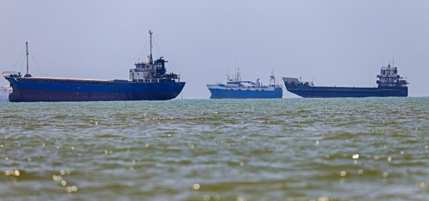 Tehran cam kết không thu phí qua Hormuz, giá dầu lao dốc Cam kết từ Iran giúp giá dầu Brent xuống thấp nhất kể từ trước chiến tranhTehran cam kết không thu phí qua Hormuz, giá dầu lao dốc Cam kết từ Iran giúp giá dầu Brent xuống thấp nhất kể từ trước chiến tranh