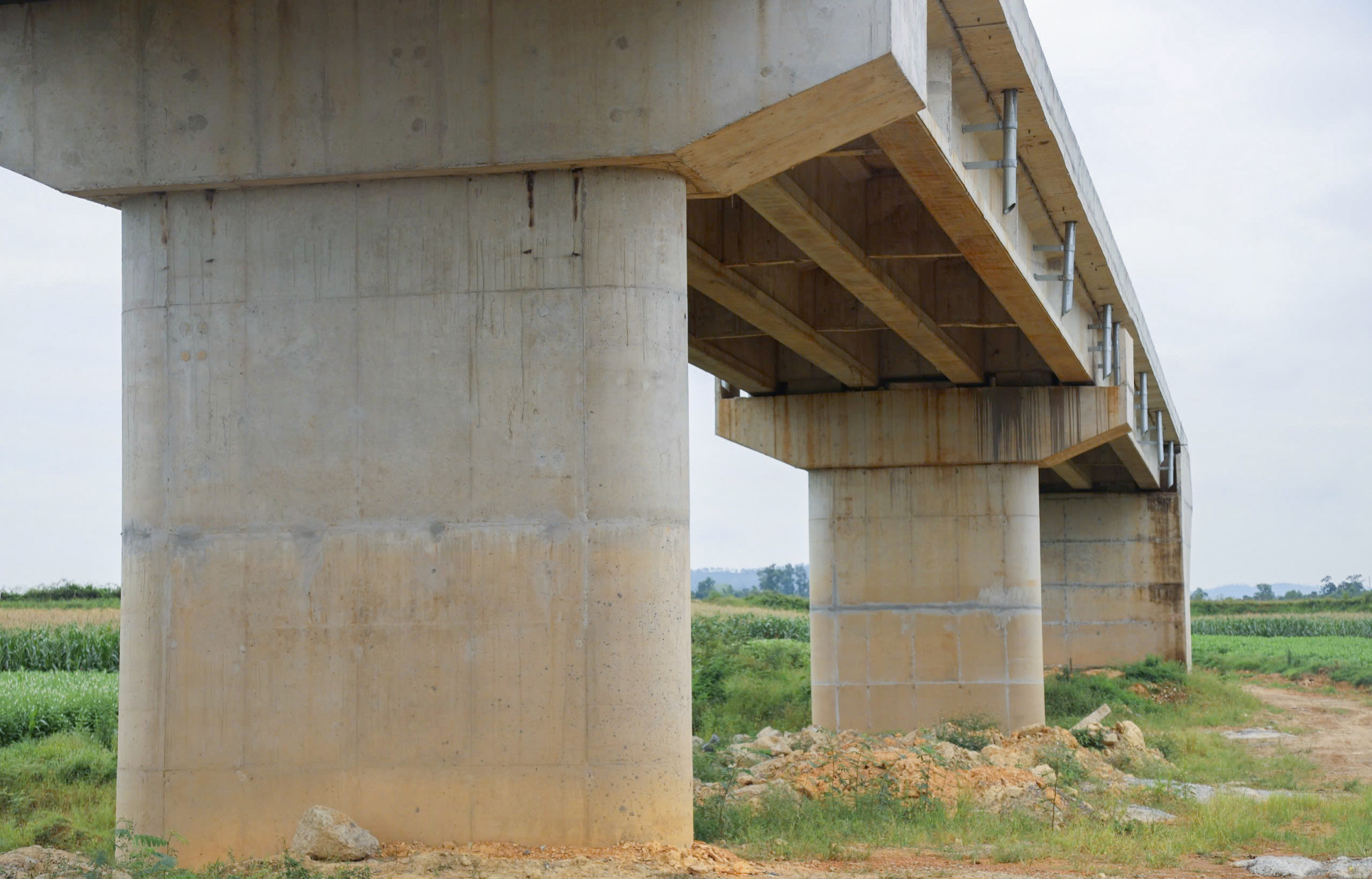 Cầu Mô Vĩnh rộng 9m, tổng chiều dài hơn 146m - Ảnh: Khánh Trung