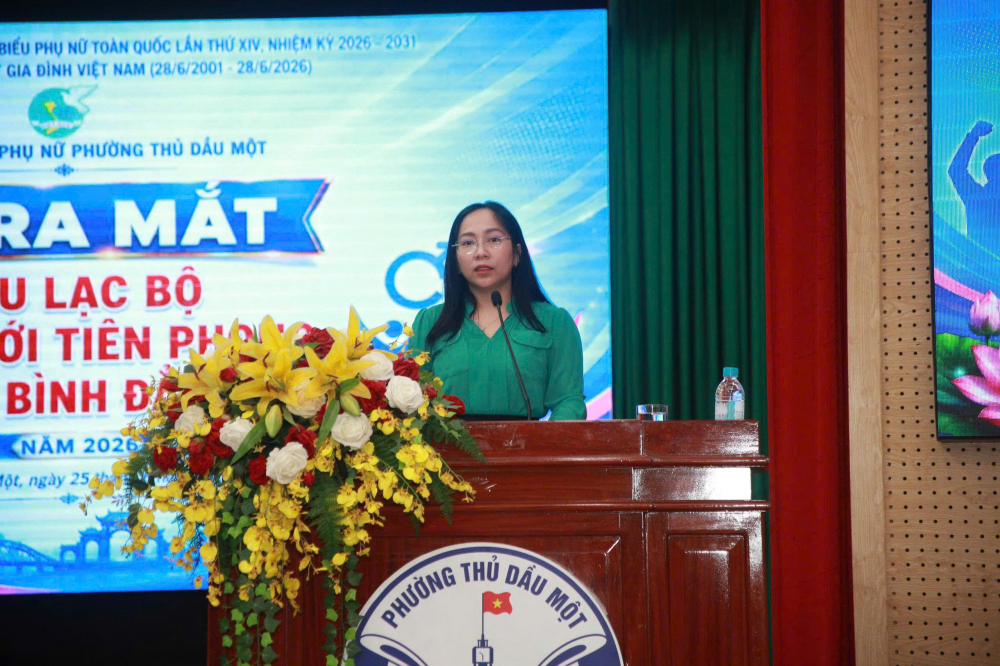 bà Lê Thị Thúy Hà – Phó chủ tịch Ủy ban MTTQ Việt Nam phường, Chủ tịch Hội LHPN phường Thủ Dầu Một - phát biểu tại chương trình.