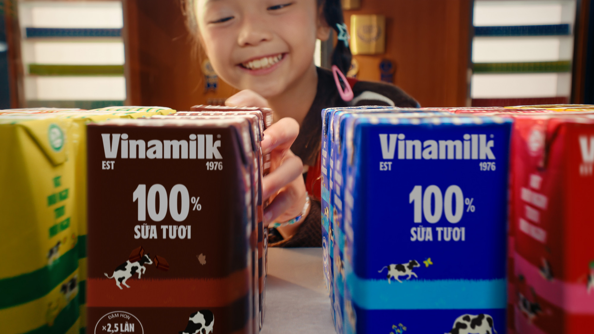 Sữa tươi Vinamilk 100% giúp trẻ tìm thấy niềm vui khi được lựa chọn vị sữa - Ảnh: Vi Nam