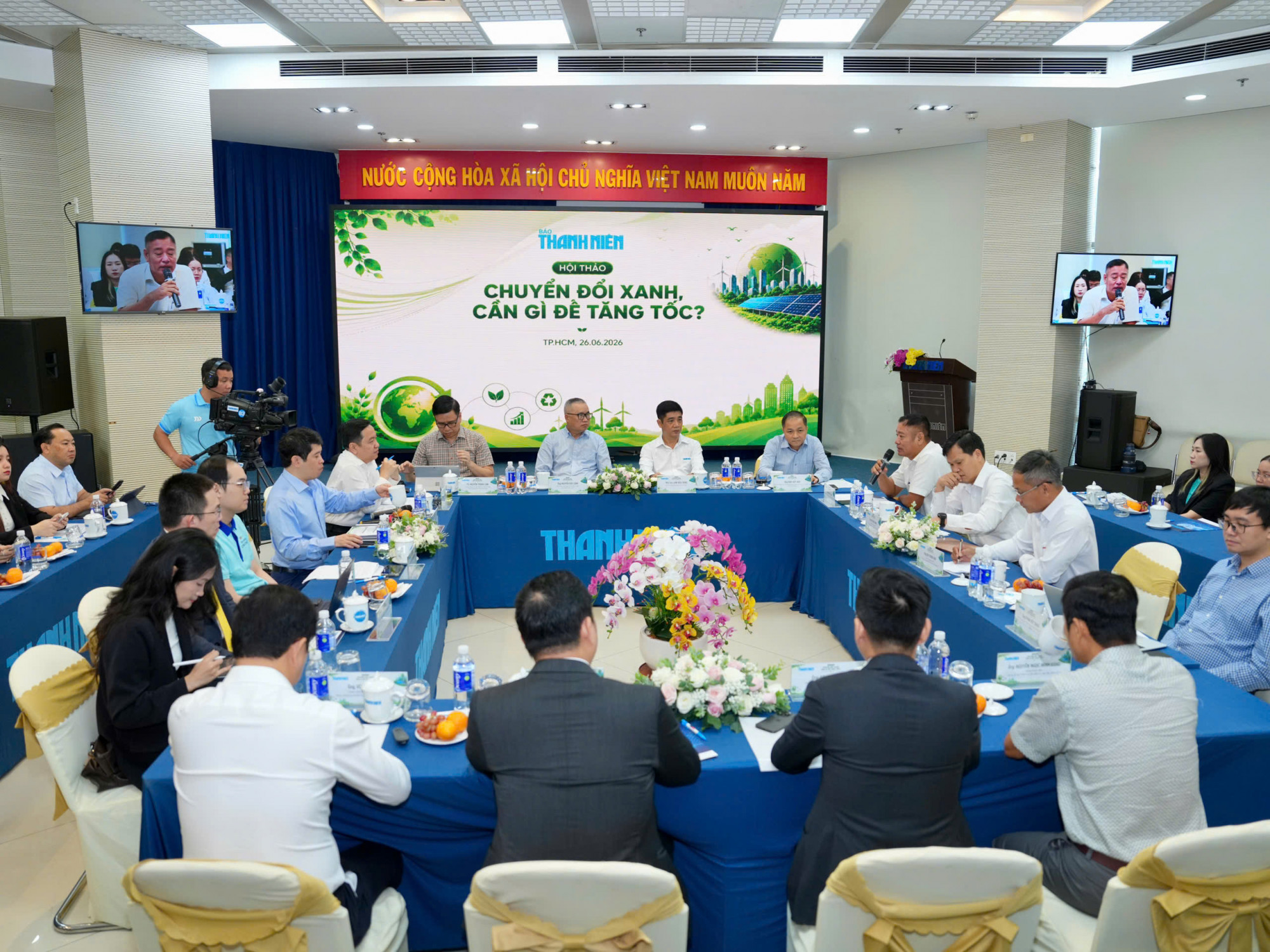 Các chuyên gia, doanh nghiệp tham dự hội thảo - Ảnh: Nhật Thịnh