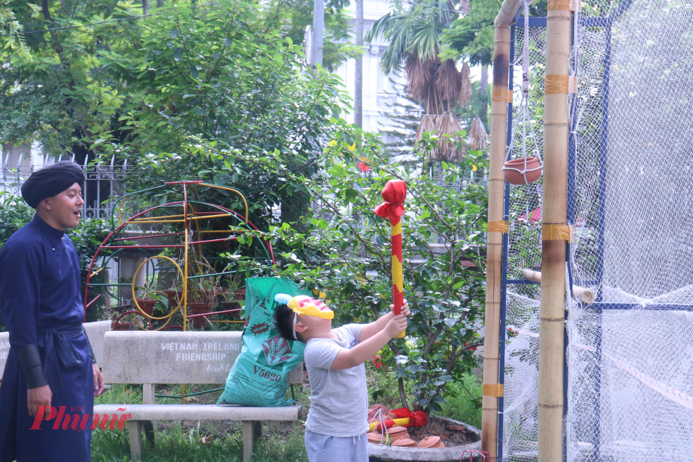 Chính nhờ những ngày hội sách như vậy đã giúp các em nhỏ có được một mùa hè sôi động