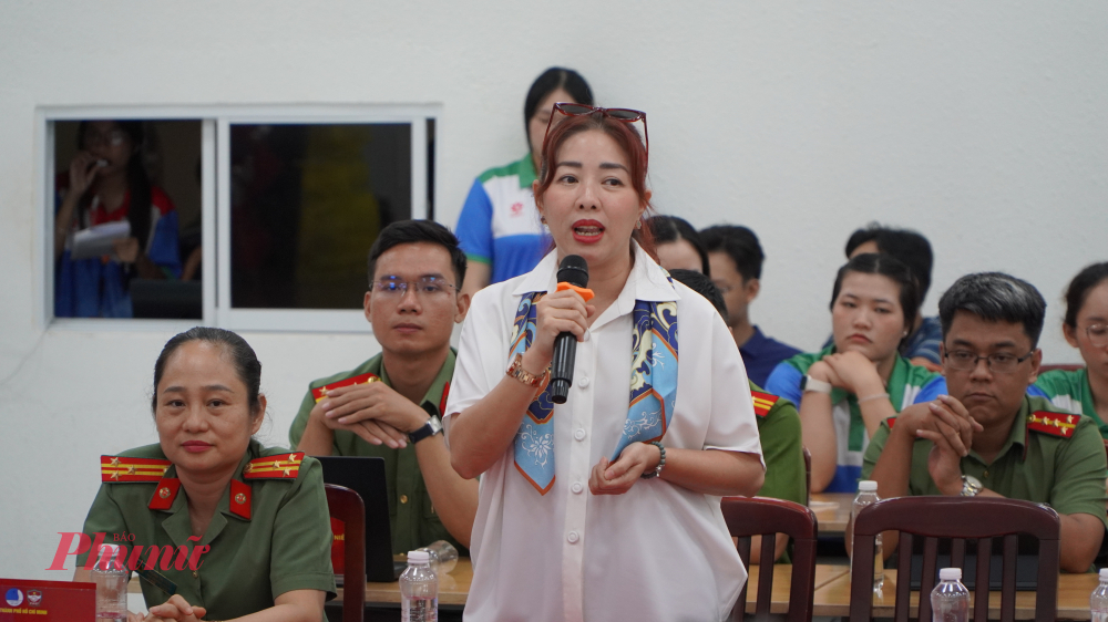 Đạo diễn Mai Thắm chia sẻ nhiều góc nhìn và đóng góp những ý kiến thiết thực nhằm phát triển các nền tảng mạng xã hội theo hướng sáng tạo, gần gũi, góp phần thu hút giới trẻ tiếp cận hiệu quả hơn với các nội dung tuyên truyền về phòng, chống ma túy.
