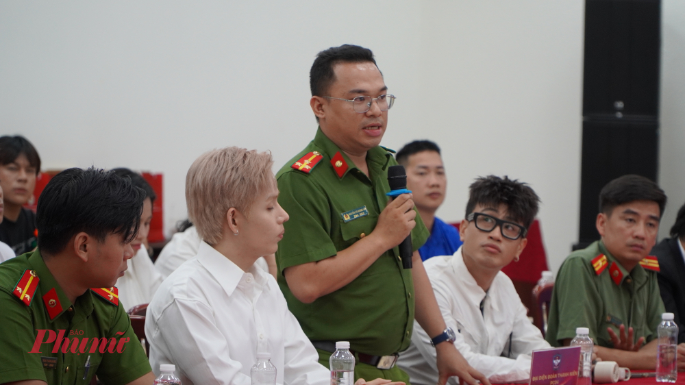 Nguyễn Võ Hoàng Lân - Đảng ủy viên, Bí thư Đoàn Thanh niên Phòng Cảnh sát Điều tra tội phạm về ma túy Công an TPHCM có những chia sẻ về những thành tựu của Phòng PC04, đồng thời nâng cao nhận thức về nguy cơ ma túy trong giới trẻ và trách nhiệm của toàn xã hội trong công tác phòng, chống ma túy hiện nay
