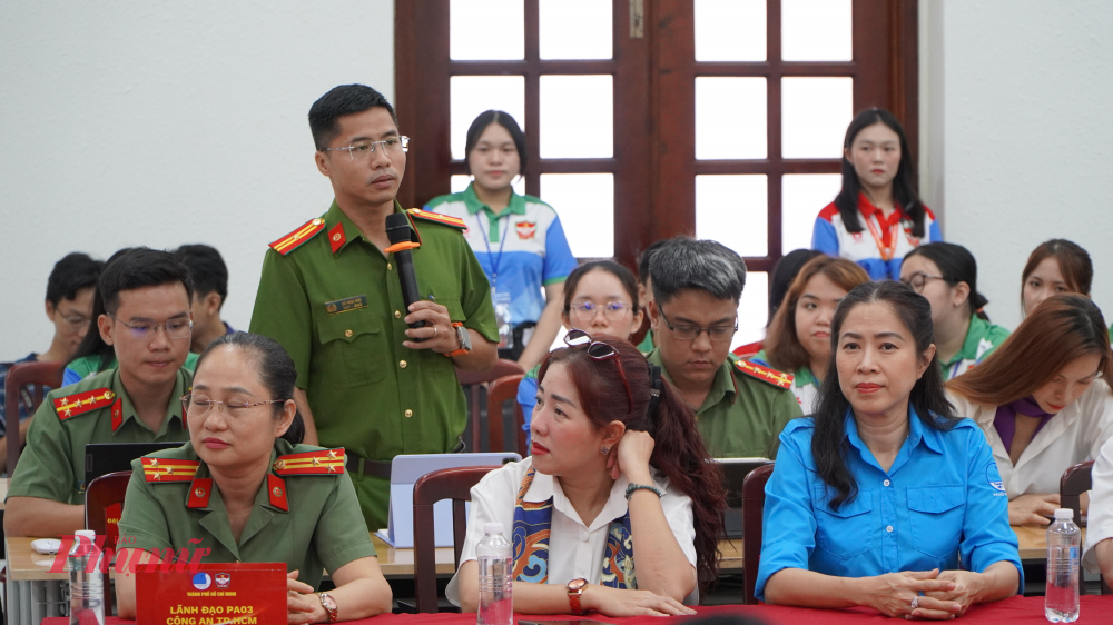 Những khoảnh khắc nổi bật tại tọa đàm Khi nghệ sĩ lập chiến sĩ: từ phần chia sẻ của các khách mời, những câu hỏi thẳng thắn từ đại biểu đến các câu chuyện thực tế về công tác phòng, chống ma túy. Chương trình là cầu nối giữa nghệ thuật, truyền thông và lực lượng chức năng, cùng lan tỏa thông điệp sống tích cực, nói không với ma túy.