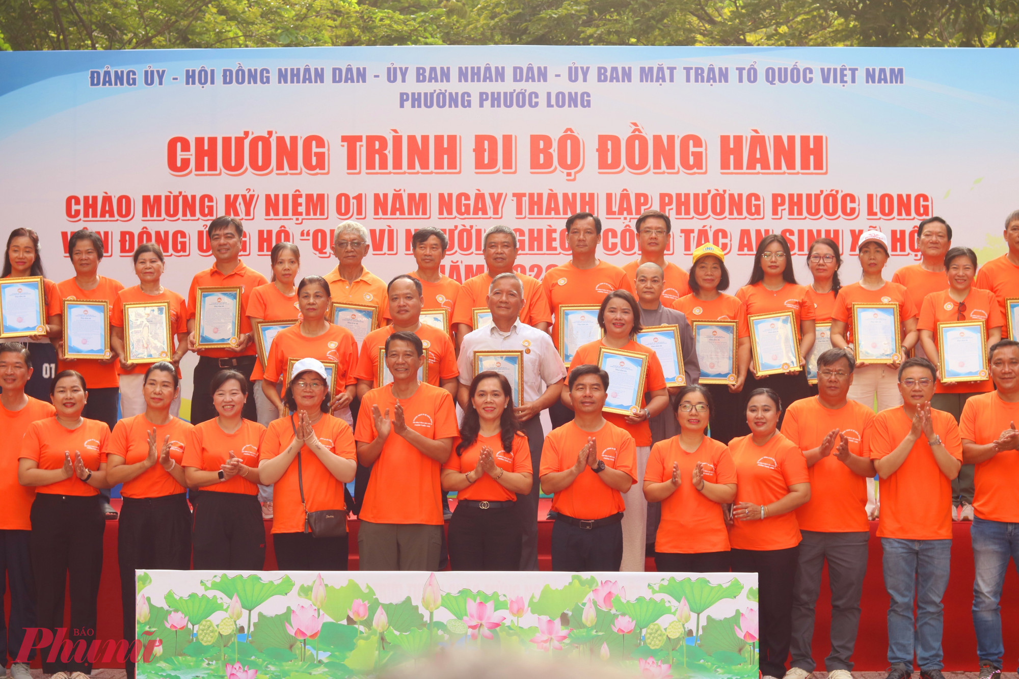 Đã có hơn 1,77 tỷ đồng ủng hộ vào các nguồn quỹ của phường Phước Long  thông qua chương trình đi bộ đồng hành sáng 27.6 - Ảnh: Mẫn Nhi