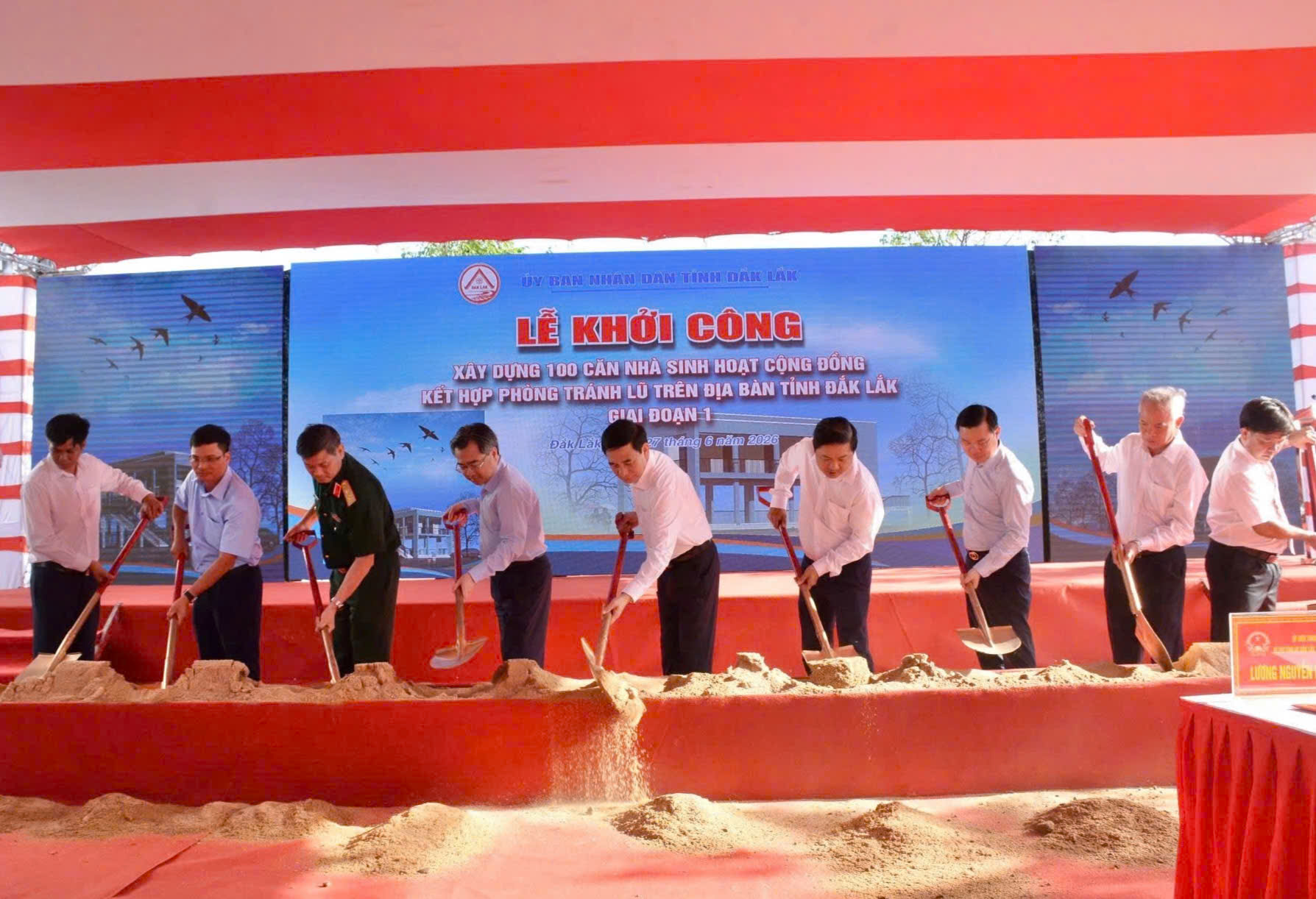 Toàn cảnh lễ khởi công - ảnh: N.G. 