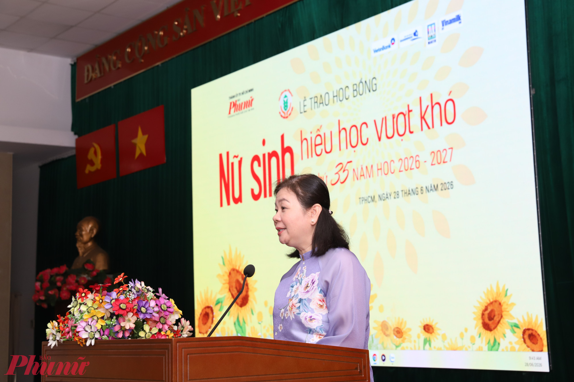 Tổng biên tập Báo Phụ Nữ TPHCM Lý Việt Trung phát biểu tại chương trình - Ảnh: Phùng Huy